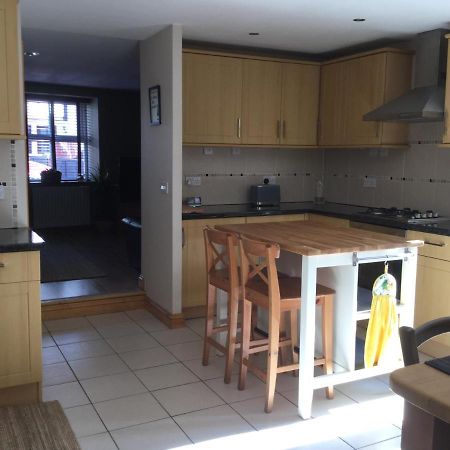 6 Beili Priory Apartment Abergavenny Exterior photo