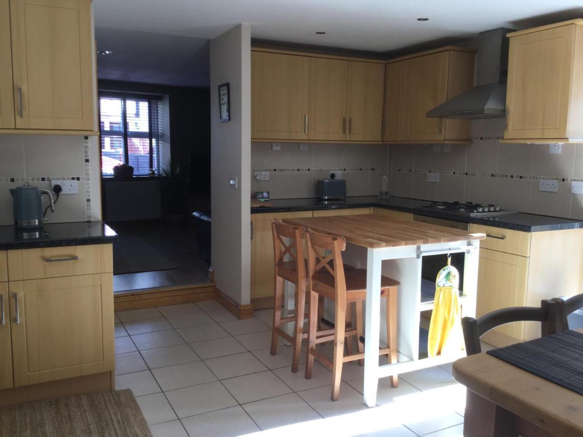 6 Beili Priory Apartment Abergavenny Exterior photo
