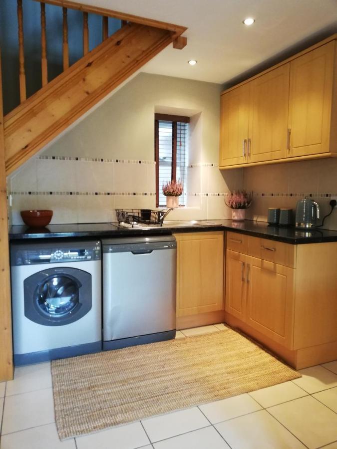6 Beili Priory Apartment Abergavenny Exterior photo